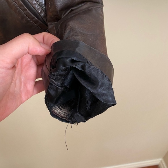 ⌛️Vintage Leather jacket, distressed dark brownw - Picture 9 of 11